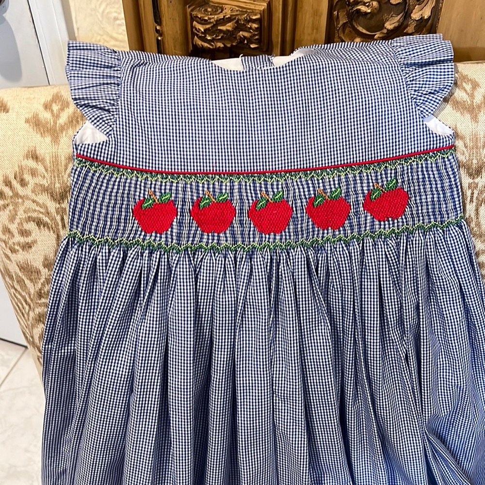 Mimi’s dress